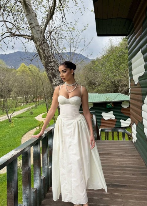 208682 WHITE DRESS