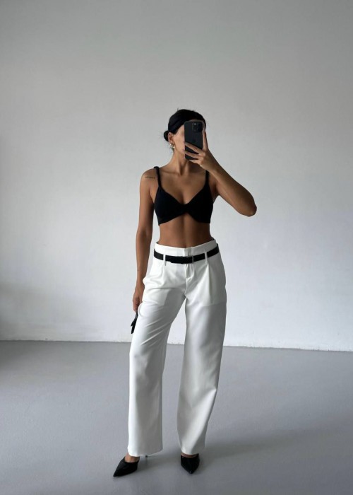 210817 WHITE TROUSERS