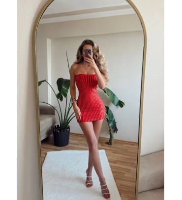 214234 KIRMIZI ELBİS...