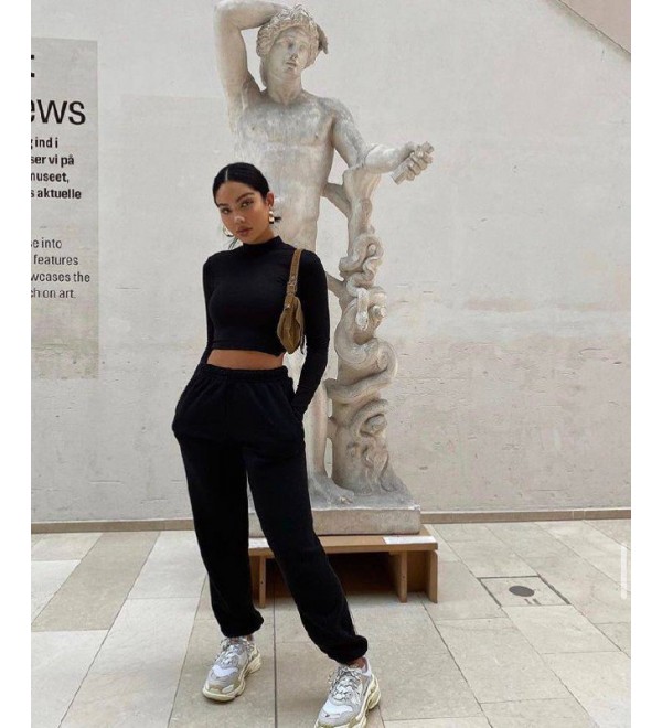 215741 BLACK Tracksuits six 3 yarns