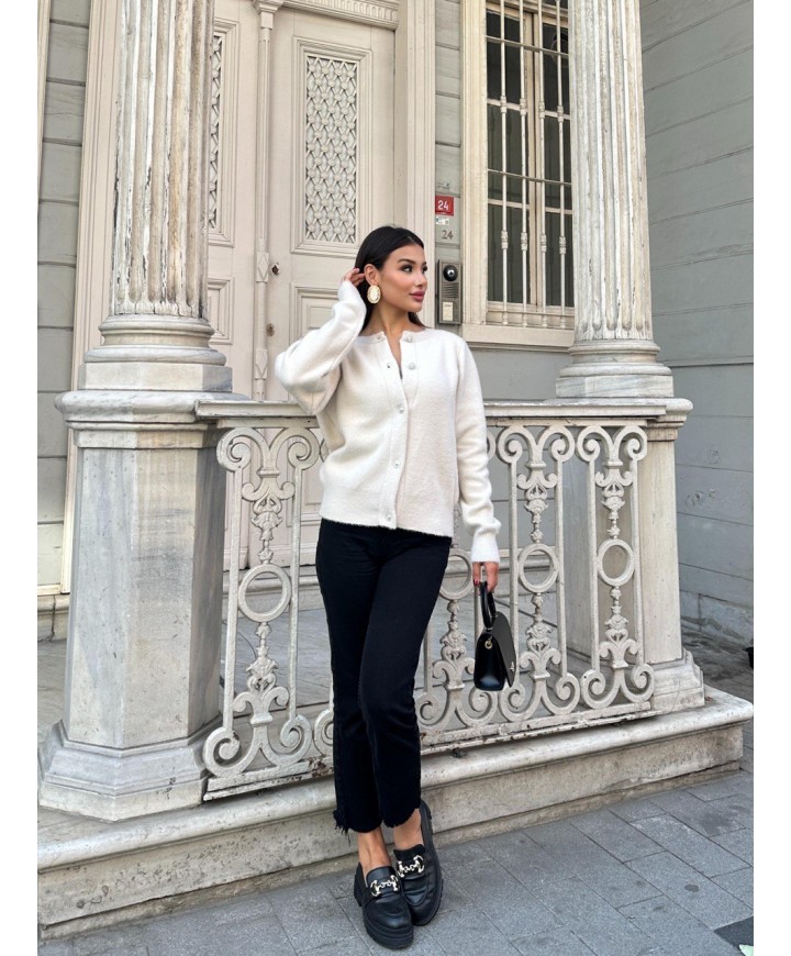 217562 BEYAZ HIRKA TRİKO