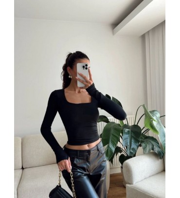 218032 SİYAH BLUZ...