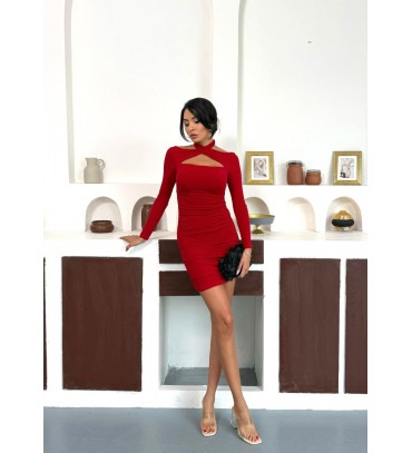 218037 KIRMIZI ELBİS...