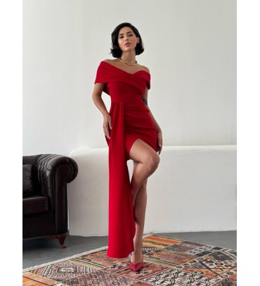 218100 KIRMIZI ELBİS...