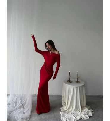 218130 KIRMIZI ELBİS...