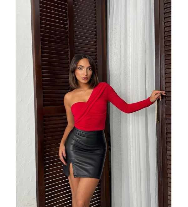 220519 RED BLOUSE