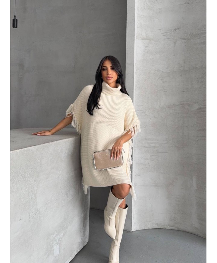 221823 WHITE PONCHO KNITWEAR