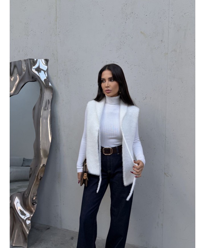 221880 WHITE WAISTCOAT KNITWEAR